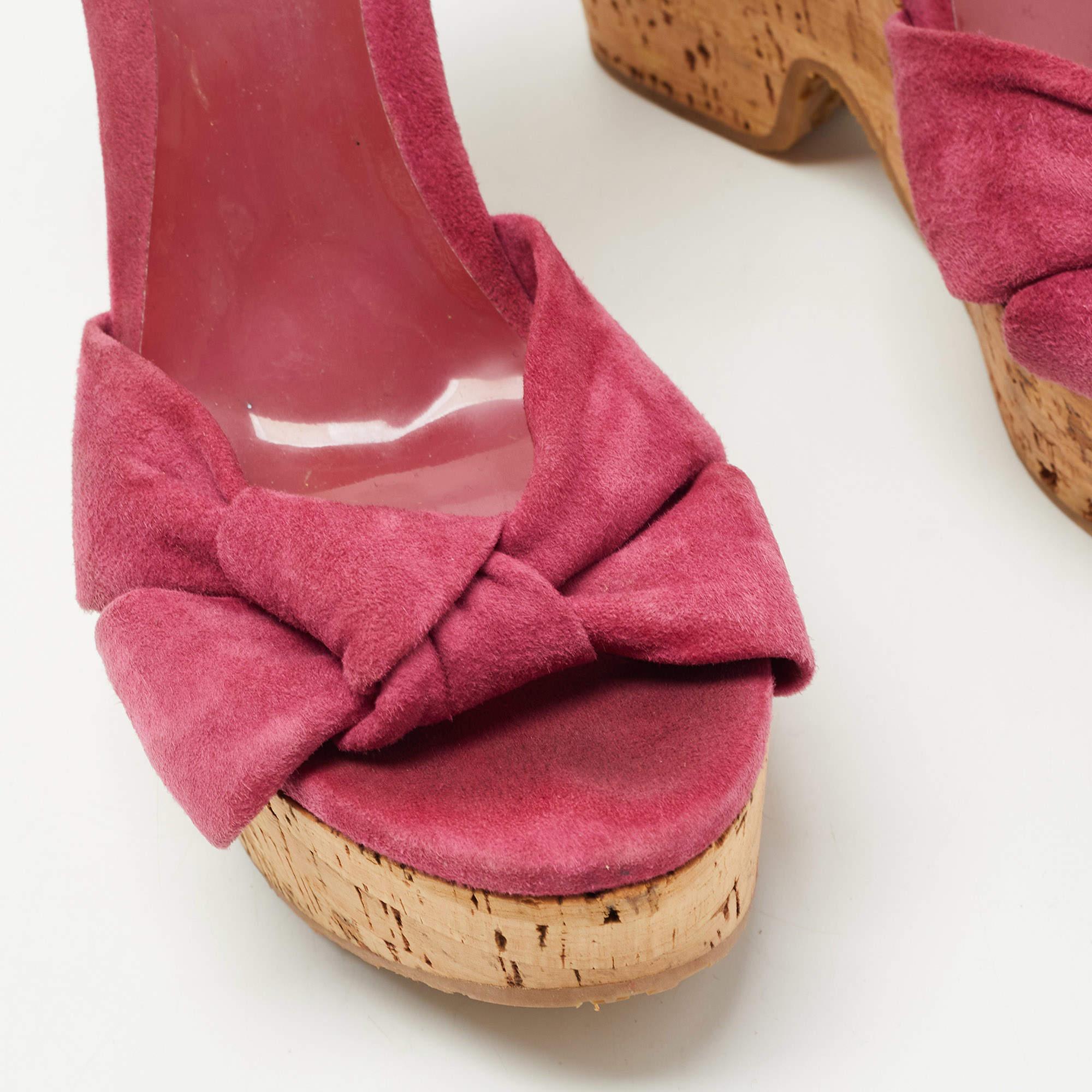 Jimmy Choo Sandales compensées roses en cuir verni et daim, taille 40,5 en vente 2