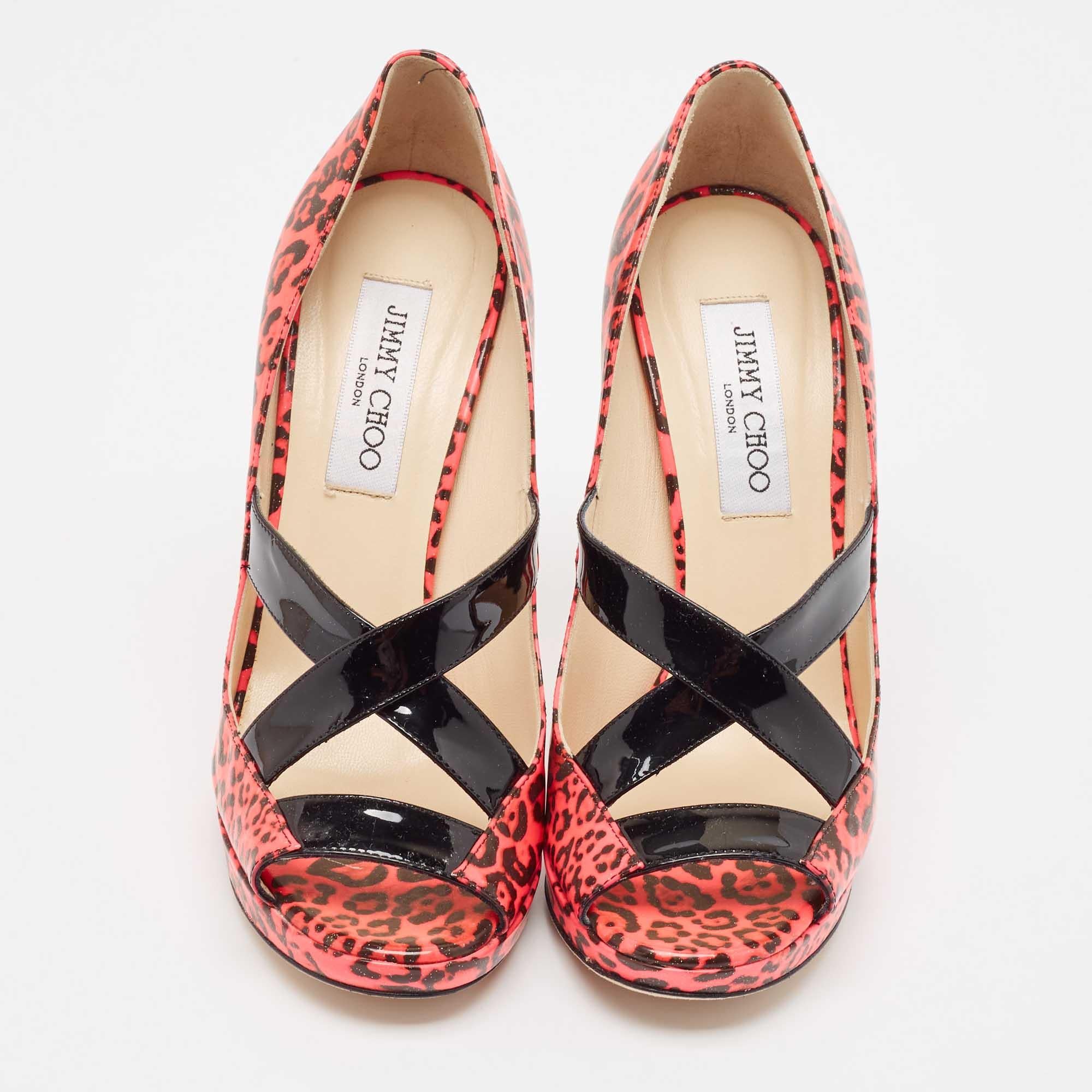 Jimmy Choo Pink Patent Leather Gesture Peep Toe Pumps Size 38.5 In Good Condition For Sale In Dubai, Al Qouz 2