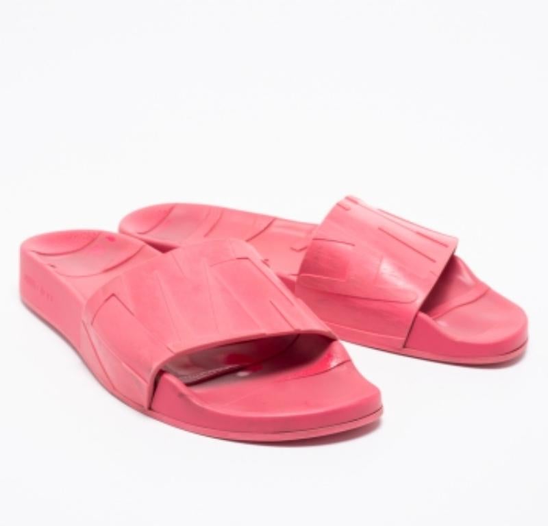 Jimmy Choo Pink Rubber Flat Slides Size 38 For Sale 2