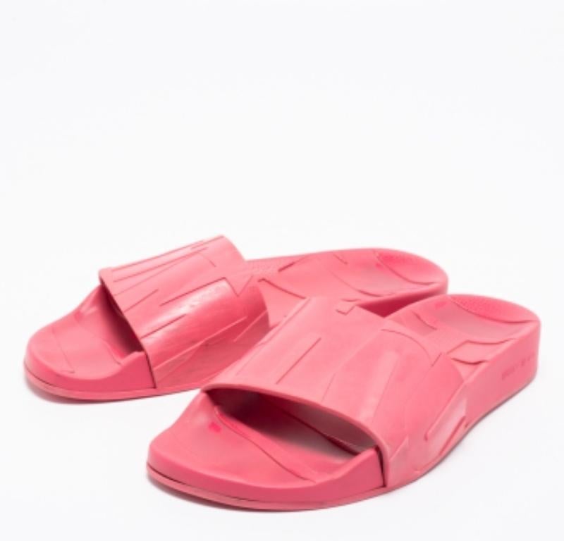 Jimmy Choo Pink Rubber Flat Slides Size 38 For Sale 4
