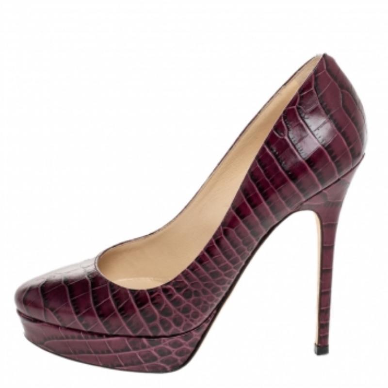 Jimmy Choo Bombas Cosmic de Piel de Cocodrilo en Relieve Morado Talla 37.5