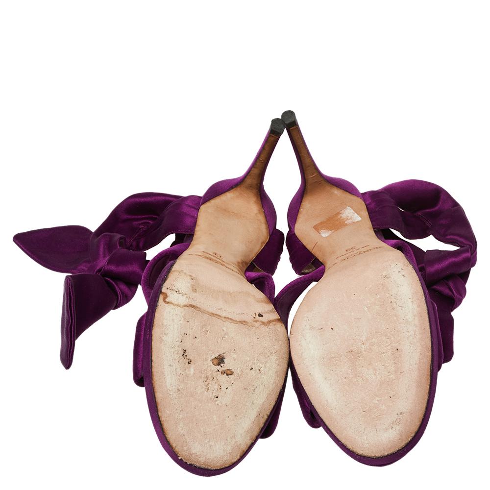 Jimmy Choo Lila Satin Kris Knot Sandalen Größe 39 1