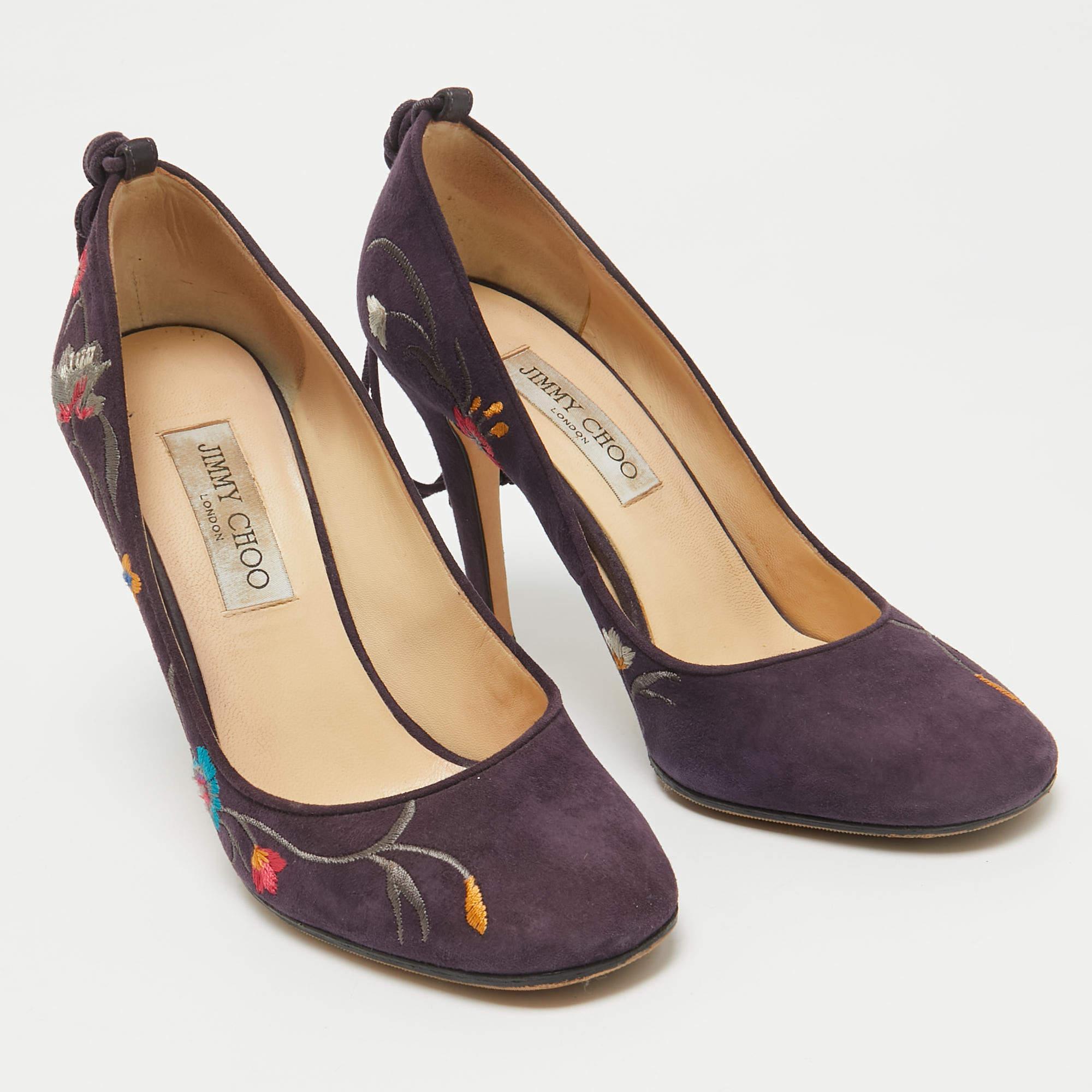 Jimmy Choo Purple Suede Embroidered Chelan Ankle Wrap Pumps Size 38.5 In Fair Condition In Dubai, Al Qouz 2