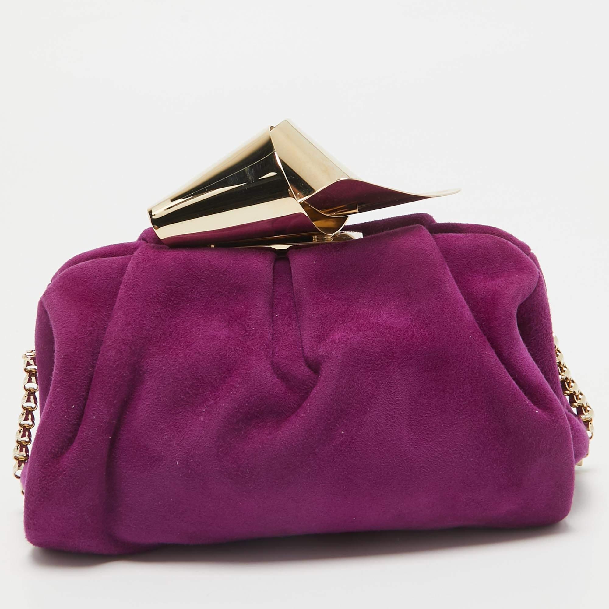 Jimmy Choo pochette en daim violet avec chaîne en métal Bon état - En vente à Dubai, Al Qouz 2