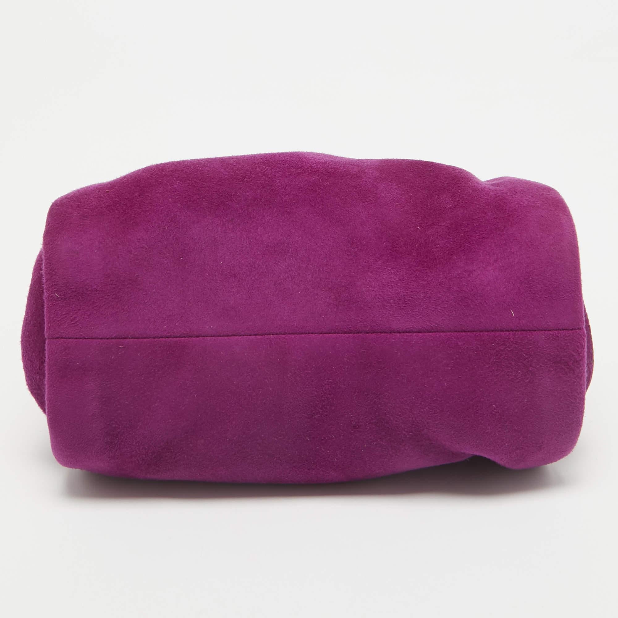 Jimmy Choo pochette en daim violet avec chaîne en métal en vente 2