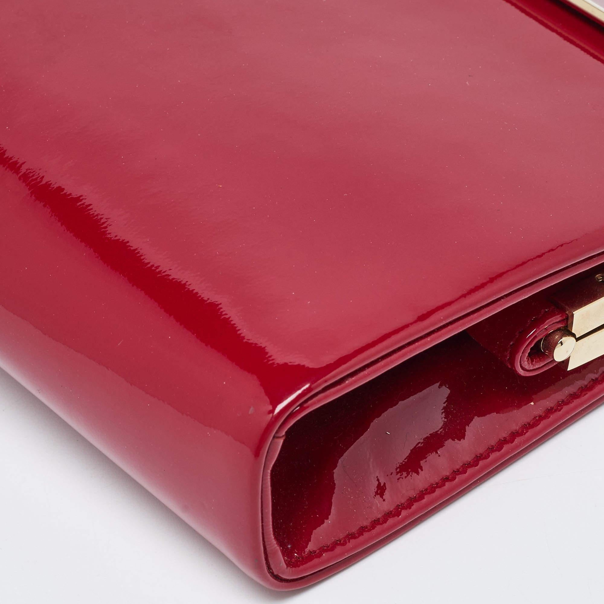 Jimmy Choo Carmen-Clutch aus rotem Lackleder mit Rahmen im Angebot 2