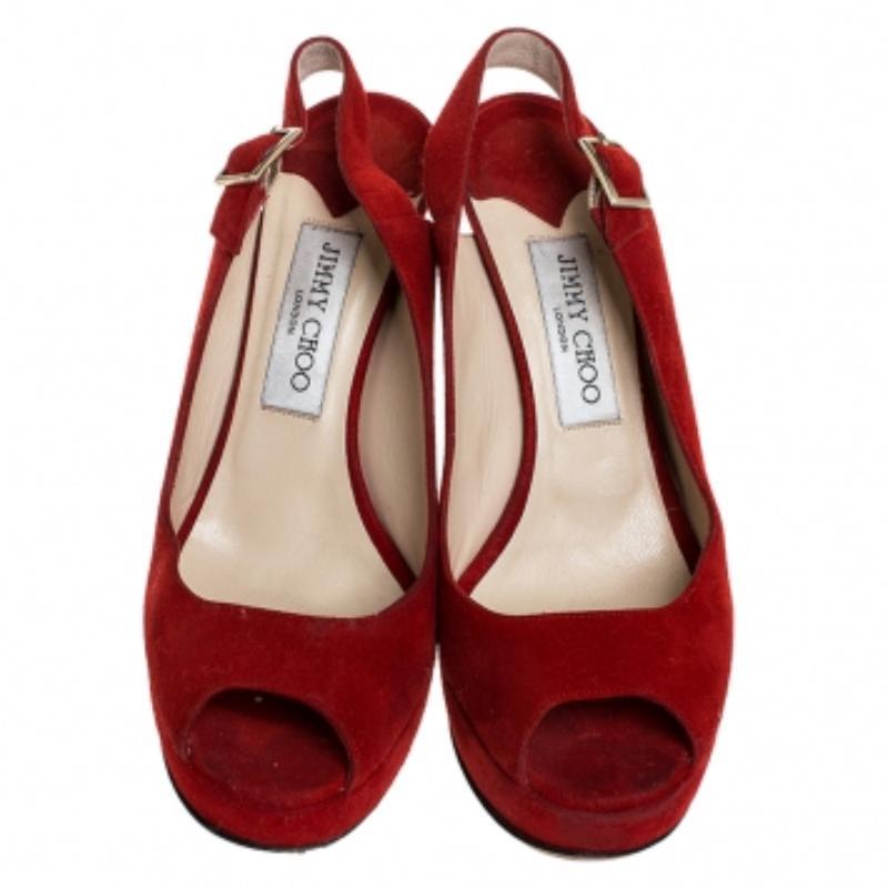 Rouge Jimmy Choo - Sandales à talons compensés Lexy à bout ouvert en cuir suédé rouge, taille 37,5 en vente