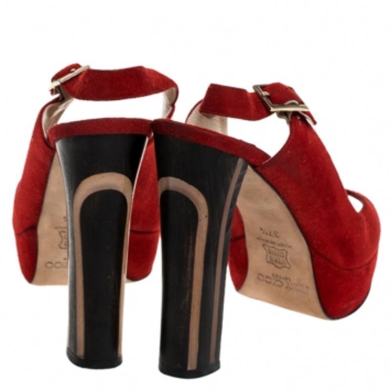 Jimmy Choo - Sandales à talons compensés Lexy à bout ouvert en cuir suédé rouge, taille 37,5 Pour femmes en vente