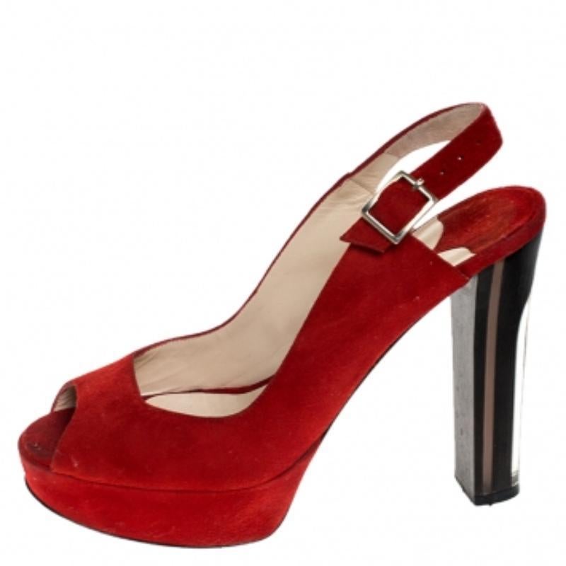 Jimmy Choo - Sandales à talons compensés Lexy à bout ouvert en cuir suédé rouge, taille 37,5 en vente