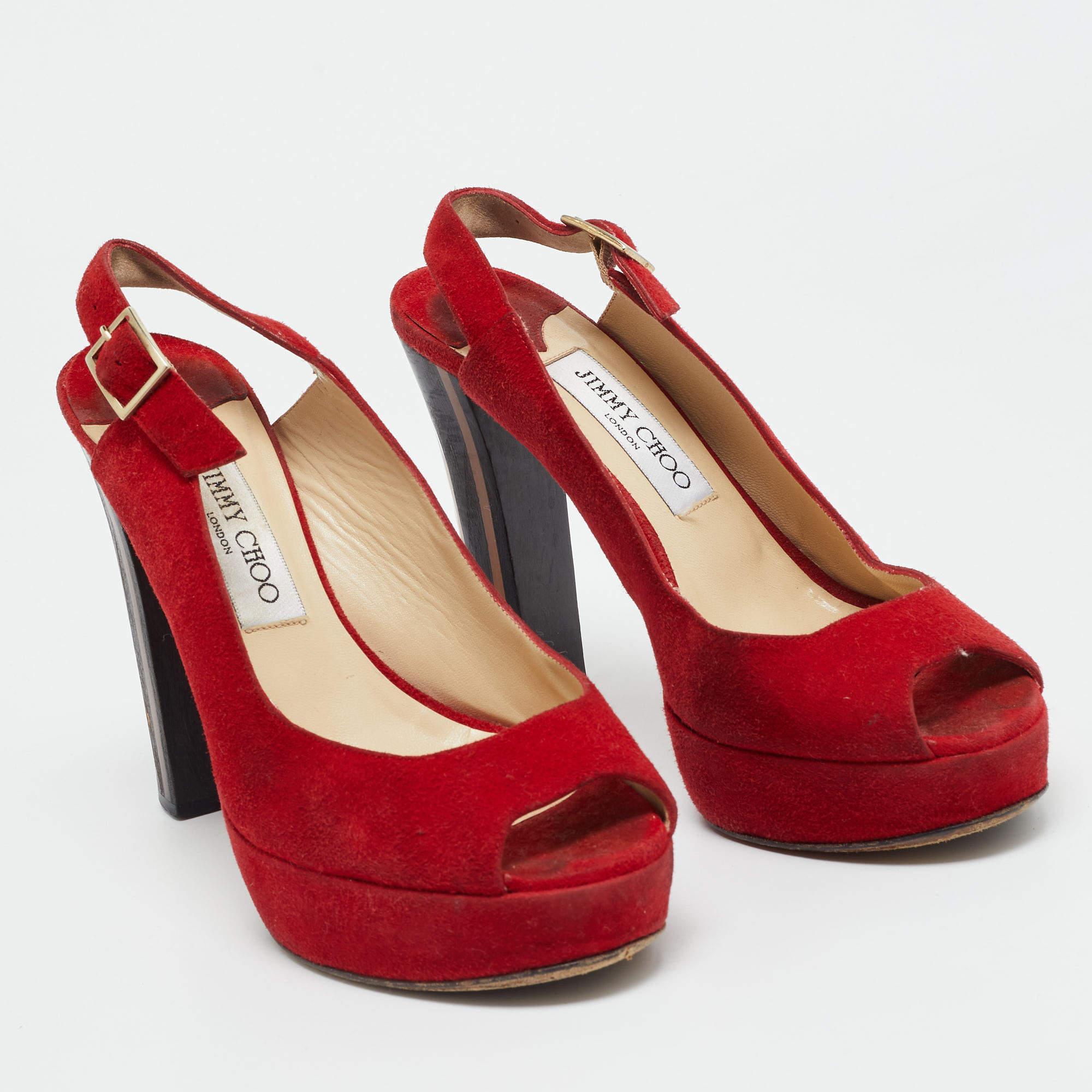 Jimmy Choo Sandali Lexy in pelle scamosciata rossa taglia 38 In condizioni discrete in vendita a Dubai, Al Qouz 2