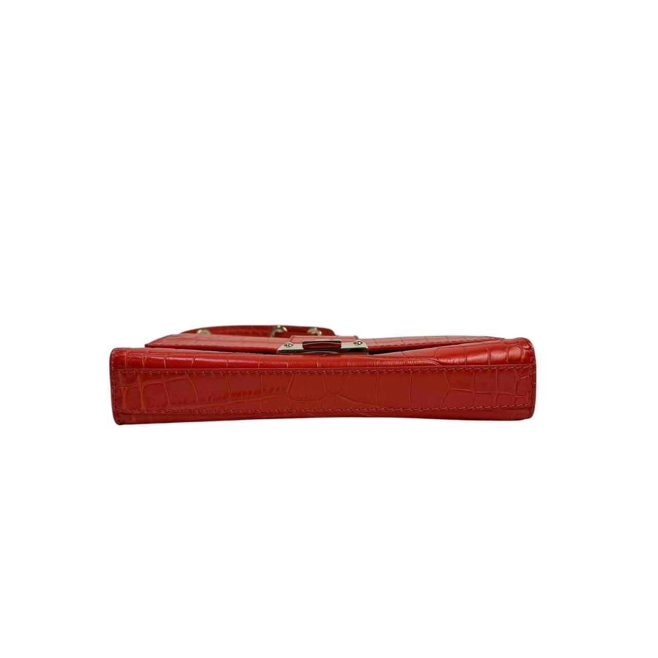 Rouge Jimmy Choo - River - Sac en cuir gaufré au crocodile rouge en vente