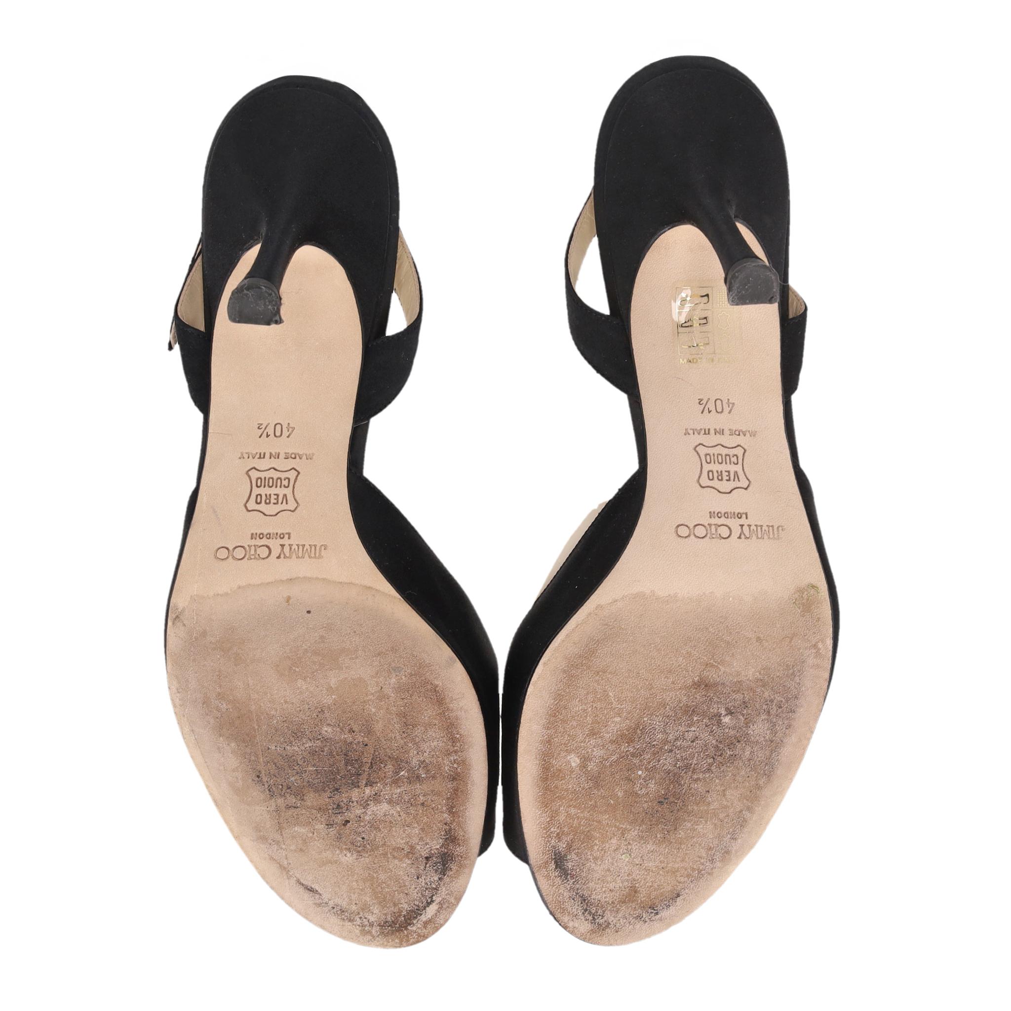 Jimmy Choo - Décolleté in raso con fibbia in cristallo in vendita 2