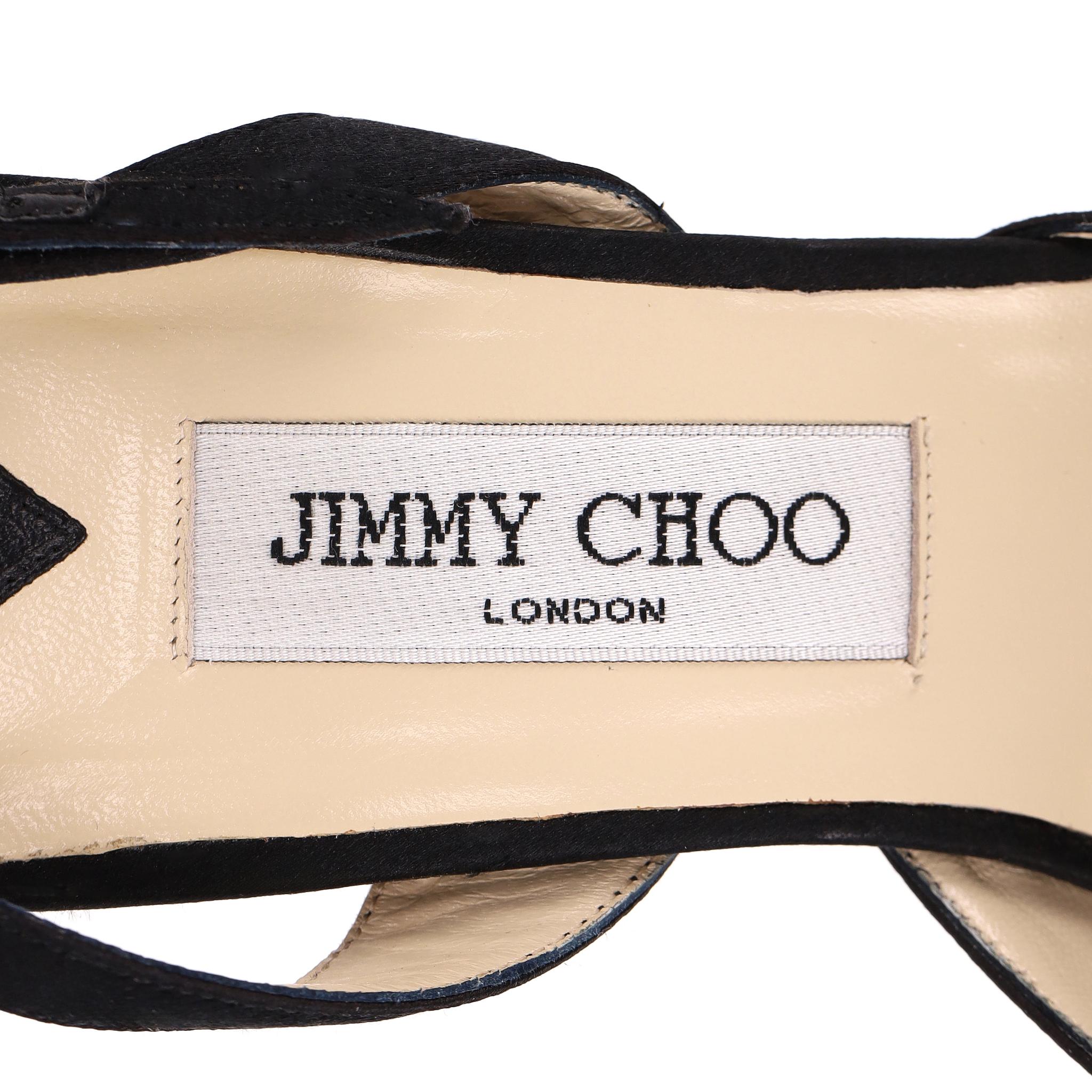 Jimmy Choo - Décolleté in raso con fibbia in cristallo in vendita 3