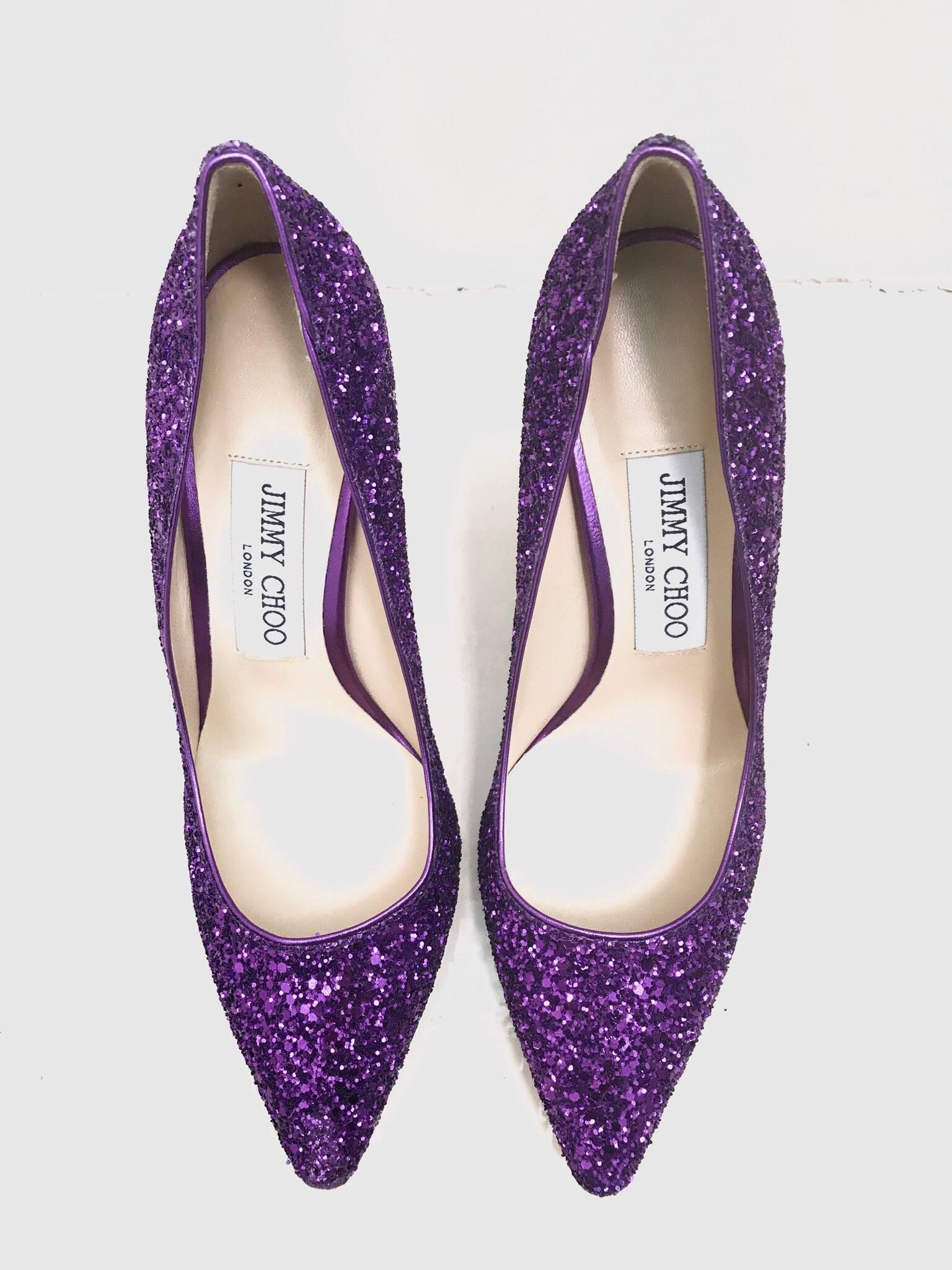 Jimmy Choo 
Decoltè in leather glitter 
Season Fw17 
Size 35,5 EU
Color  Violet 
New condition 
Packaging original box and dust bag 
fast delivery DHL EXPRESS

