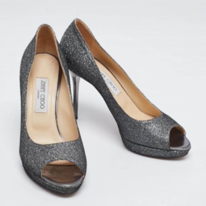 Jimmy Choo Silver Glitter Dahlia Platform Pumps Size 40 In Good Condition For Sale In Dubai, Al Qouz 2