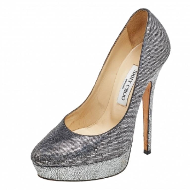 Jimmy Choo Escarpins à plateforme Eros pailletés argentés, taille 38 Bon état - En vente à Dubai, Al Qouz 2