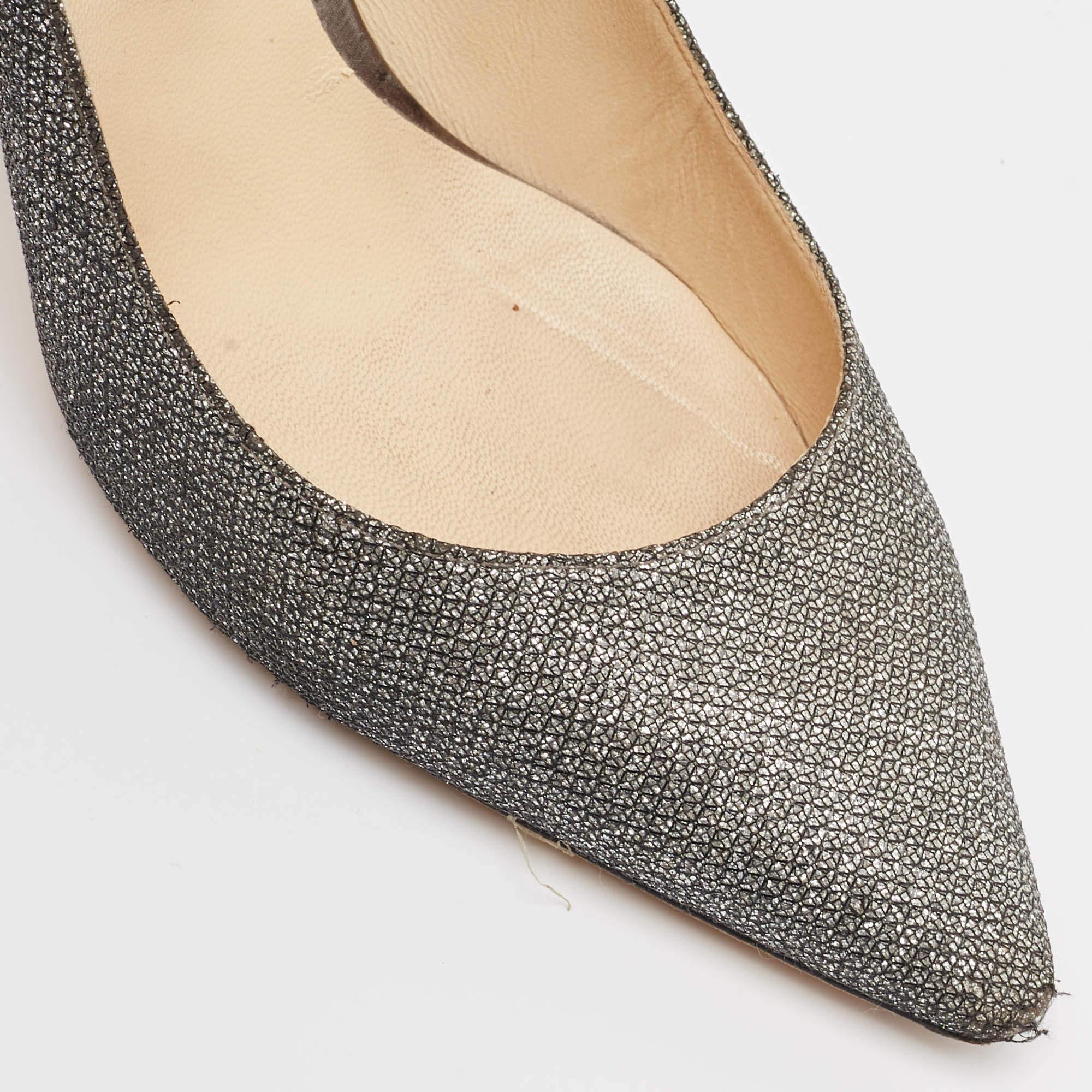 Jimmy Choo Silver Glitter Romi Pumps Taglia 39 in vendita 2
