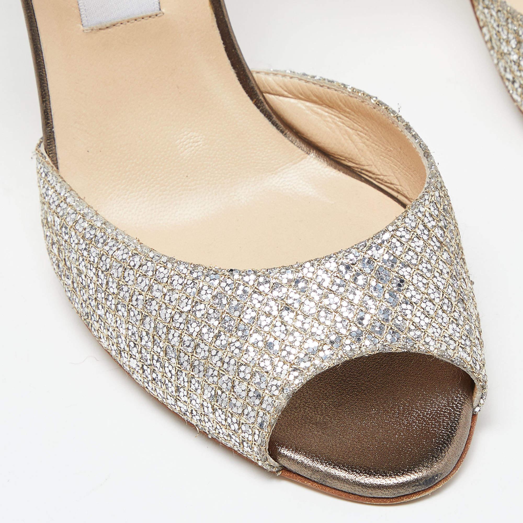 Jimmy Choo Silver/Gold Coarse Glitter Mary Jane Sandals Size 38 In Good Condition For Sale In Dubai, Al Qouz 2