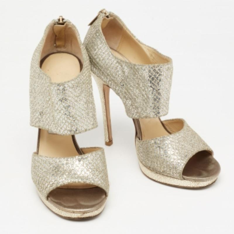 Jimmy Choo Silver/Gold Coarse Glitter Private Platform Sandals Size 37 In Good Condition For Sale In Dubai, Al Qouz 2