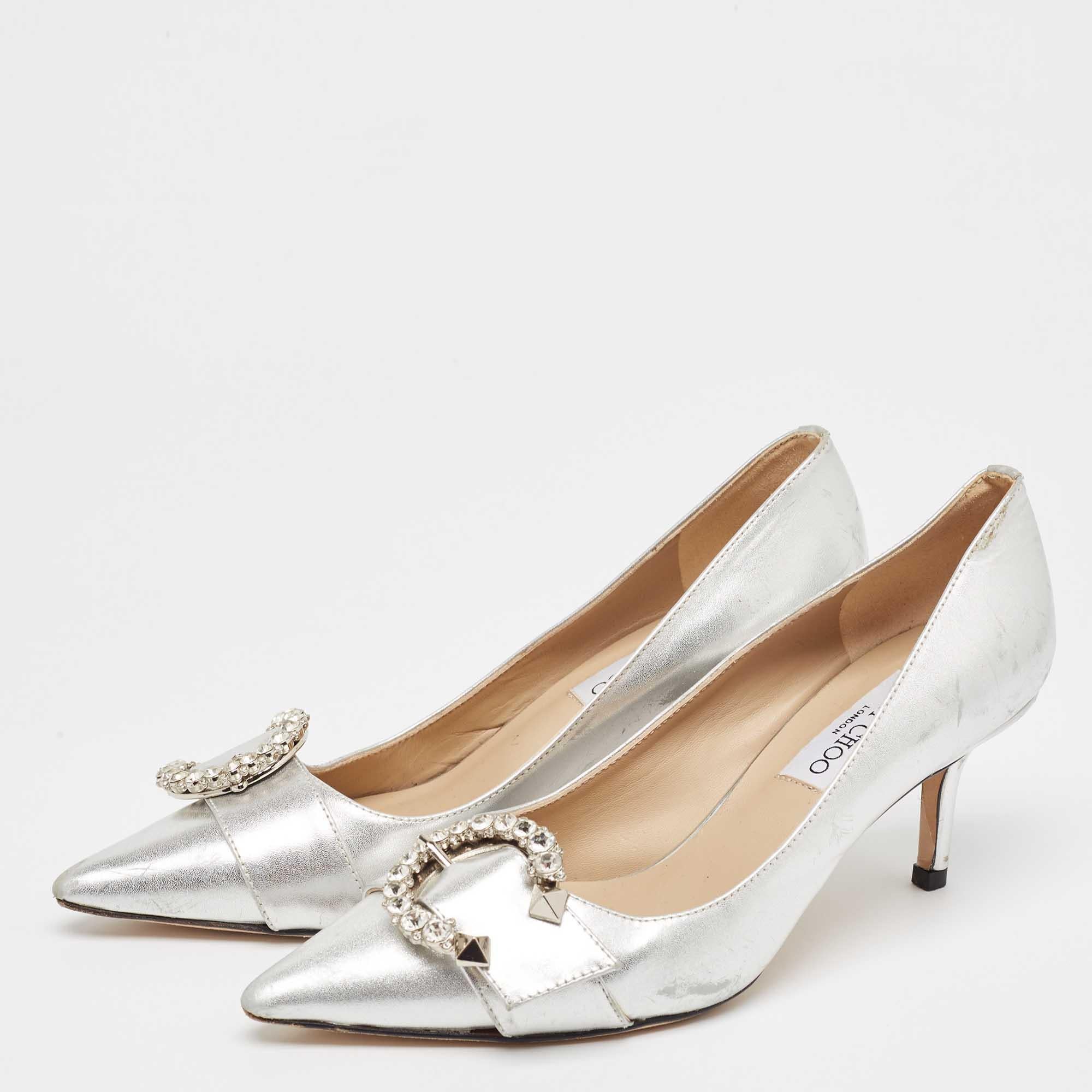 Make a chic style statement with these designer pumps. They showcase sturdy heels and durable soles perfect for your fashionable outings
