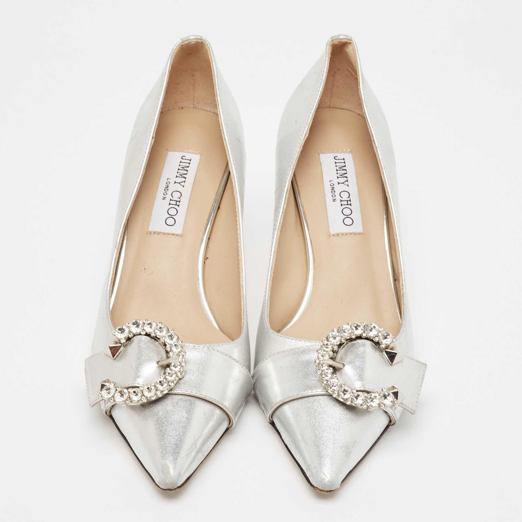 Jimmy Choo Silver Leather Crystal Embellished Pointed Toe Pumps Size 37 In Fair Condition For Sale In Dubai, Al Qouz 2