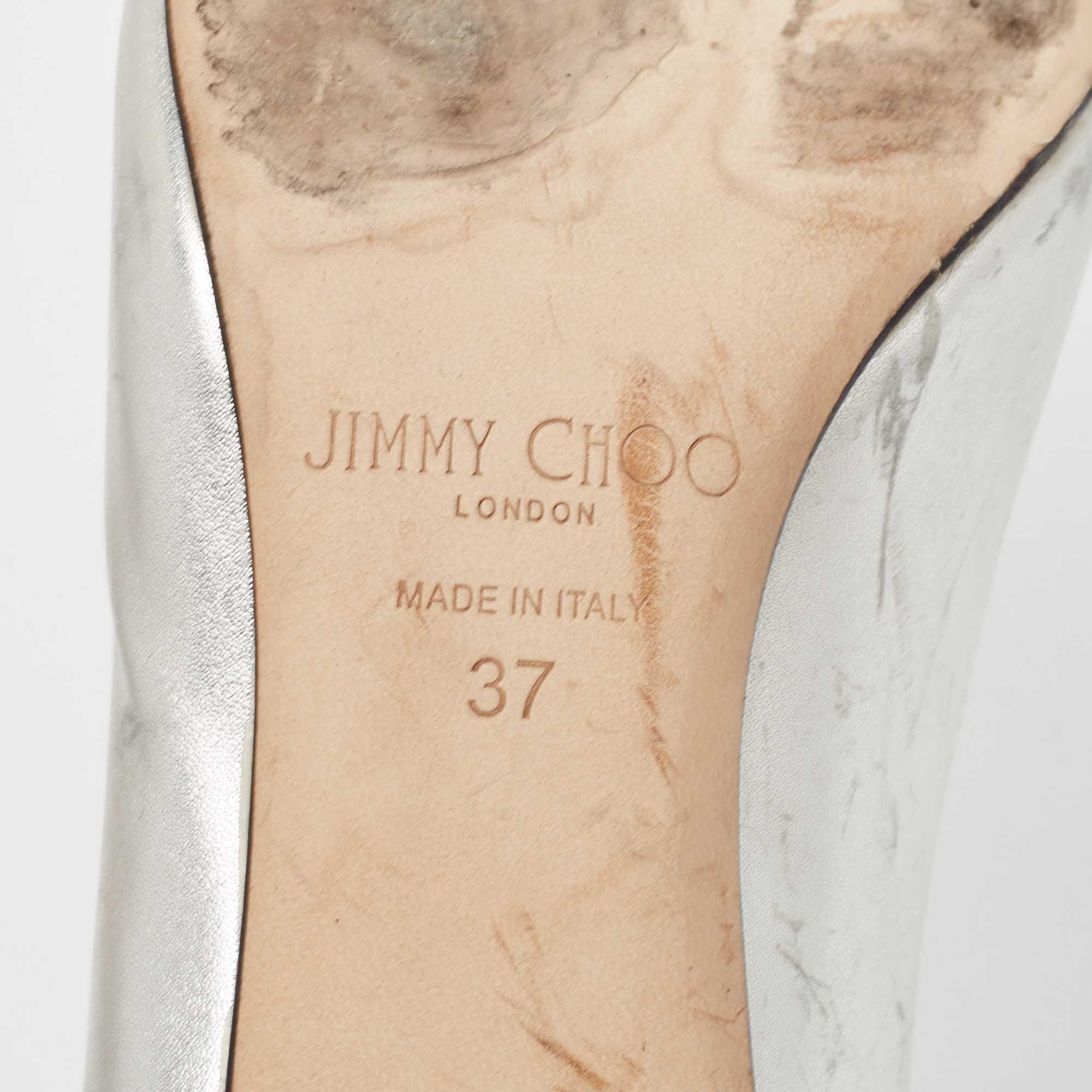 Jimmy Choo Silver Leather Crystal Embellished Pointed Toe Pumps Size 37 For Sale 4