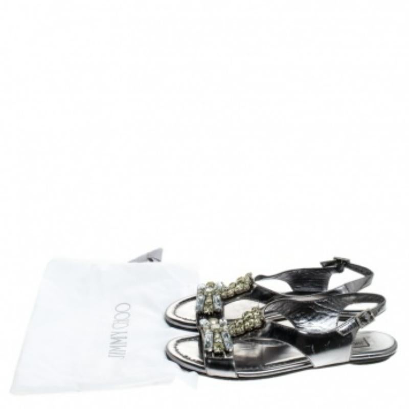 Jimmy Choo Silber Metallic Kristall Lackleder Slingback Flache Sandalen Größe 36 im Angebot 2