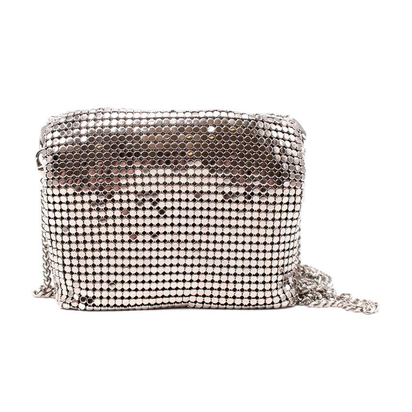 Jimmy Choo Silver Satin&Mesh Soft Cardholder

- Characterised by a metal tassel with signature JC emblem
- Carry in-hand or use the detachable chain strap for hands-free ease
- Grey tone satin lining 

Materials:
Viscose-silk blend

Made in