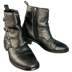 JIMMY CHOO Taille 7.5 Bottes en cuir noir clouté avec ceinture et fermeture à glissière latérale