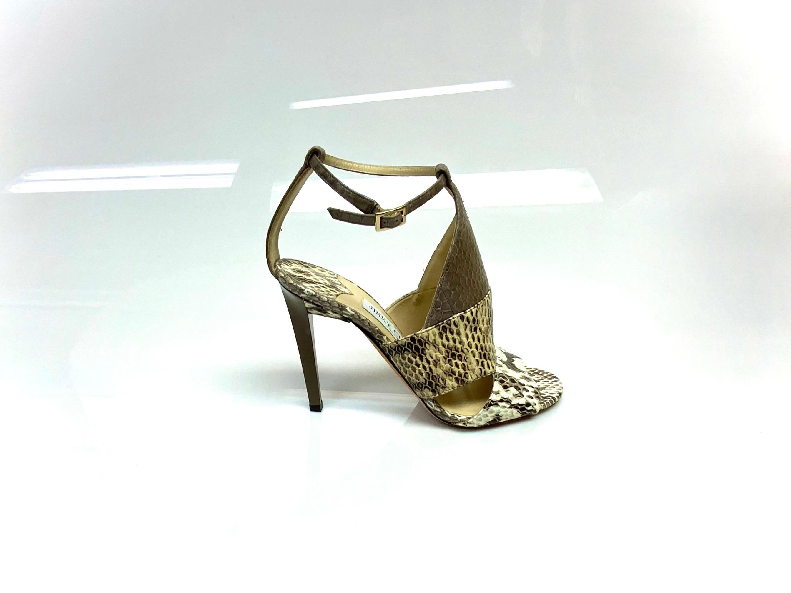 These color block neutral tone snakeskin heels with ankle straps are stylish and amazing sandals from the brilliant designer Jimmy Choo. As expected from Jimmy Choo, the attention to detail and quality is second to none and would make the perfect