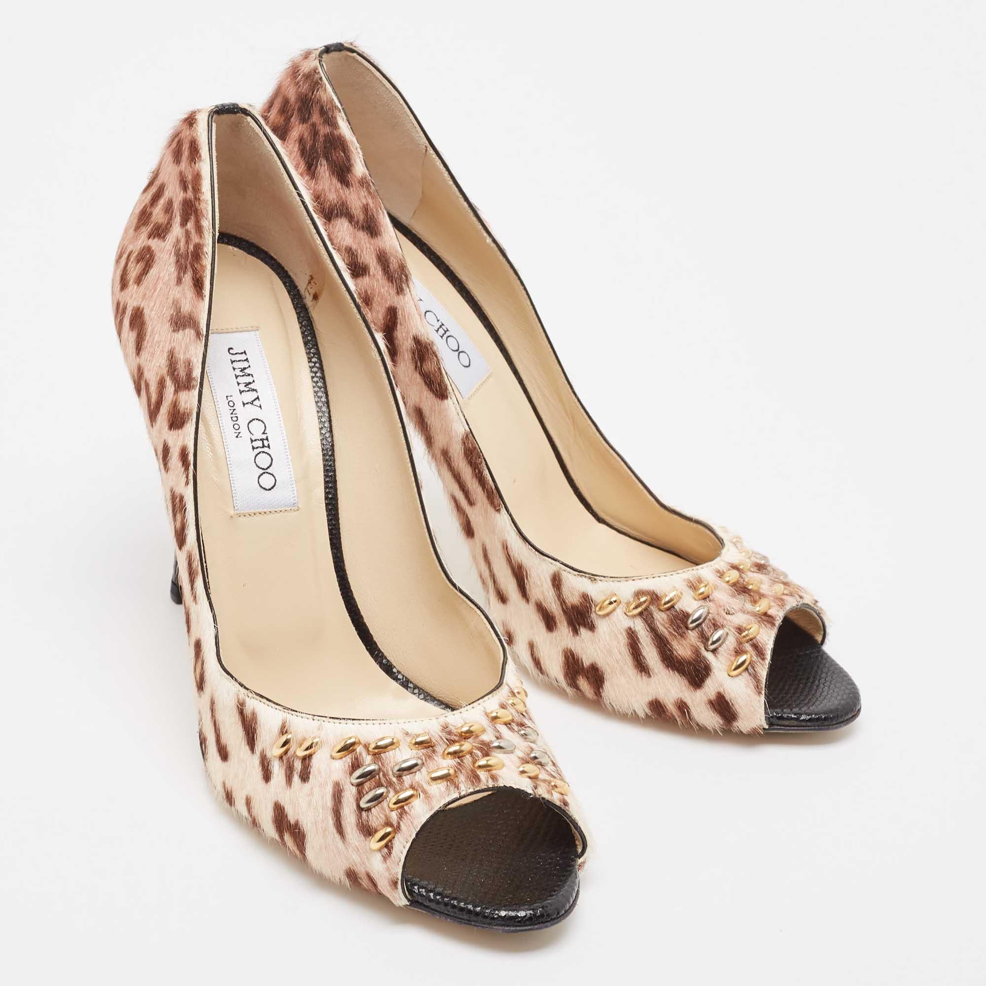Jimmy Choo Tricolor Animal Print Calf Hair Studded Open Toe Pumps Size 39.5 In Good Condition For Sale In Dubai, Al Qouz 2