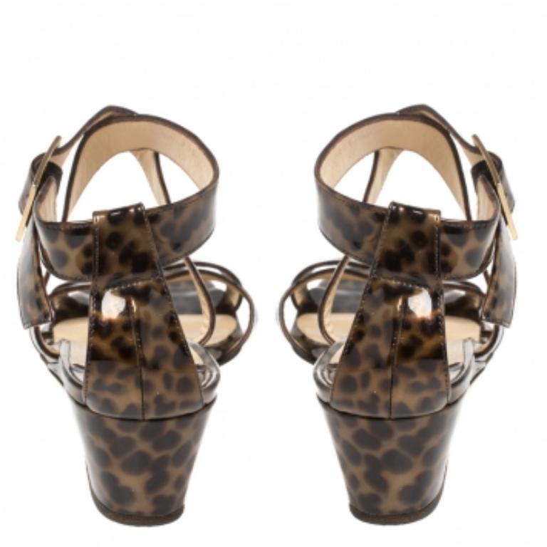 Jimmy Choo Two Tone Leopard Print Patent Leather Chiara Wedge Sandals Size 39 In Good Condition For Sale In Dubai, Al Qouz 2