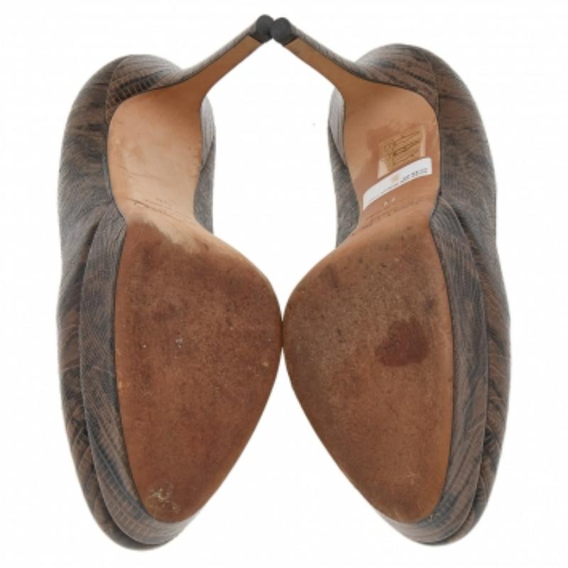 Jimmy Choo - Pumps con piattaforma cosmica in pelle goffrata con lucertola bicolore - misura 38 In condizioni buone in vendita a Dubai, Al Qouz 2