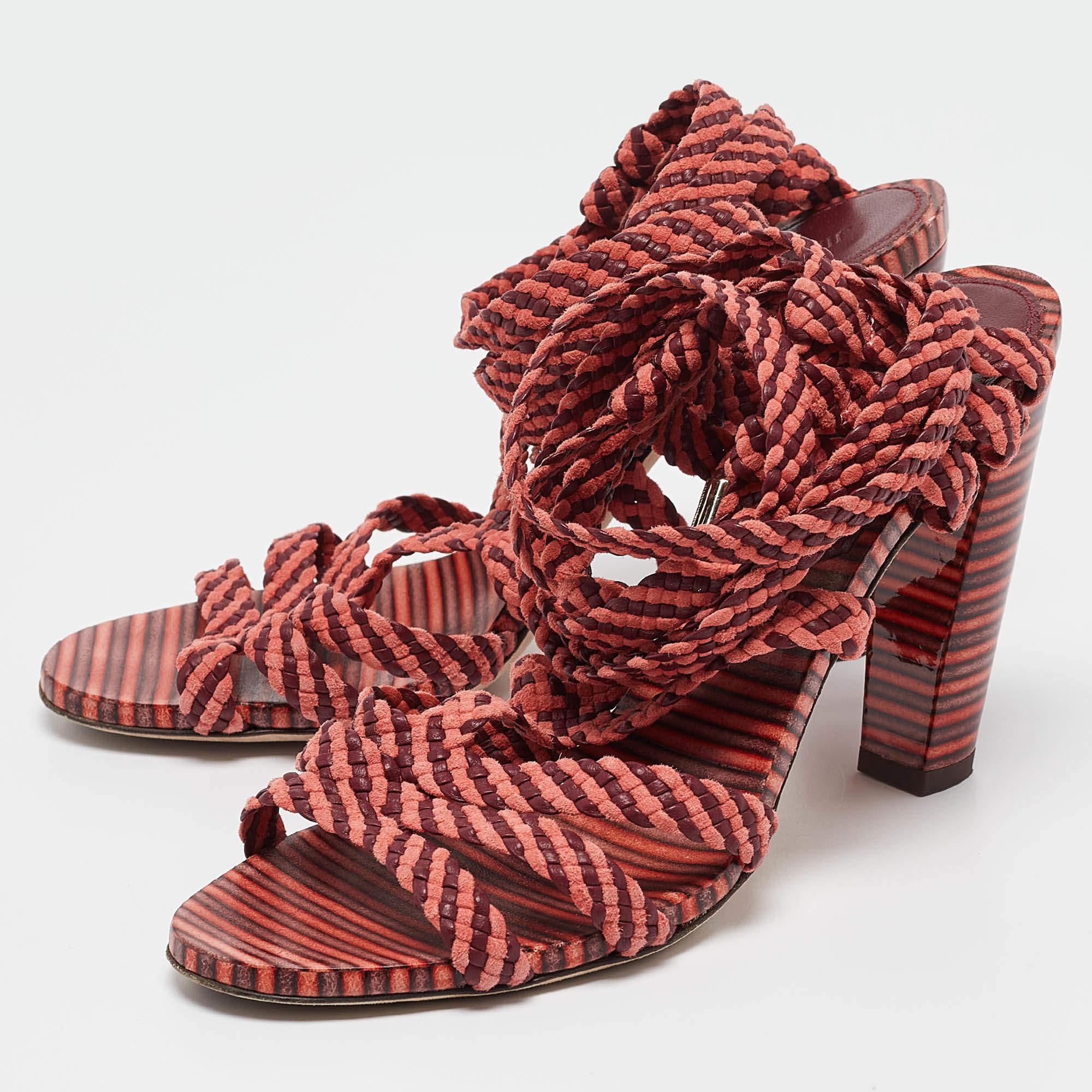 These sandals will frame your feet in an elegant manner. Crafted from quality materials they flaunt a classy display comfortable insoles and durable heels.