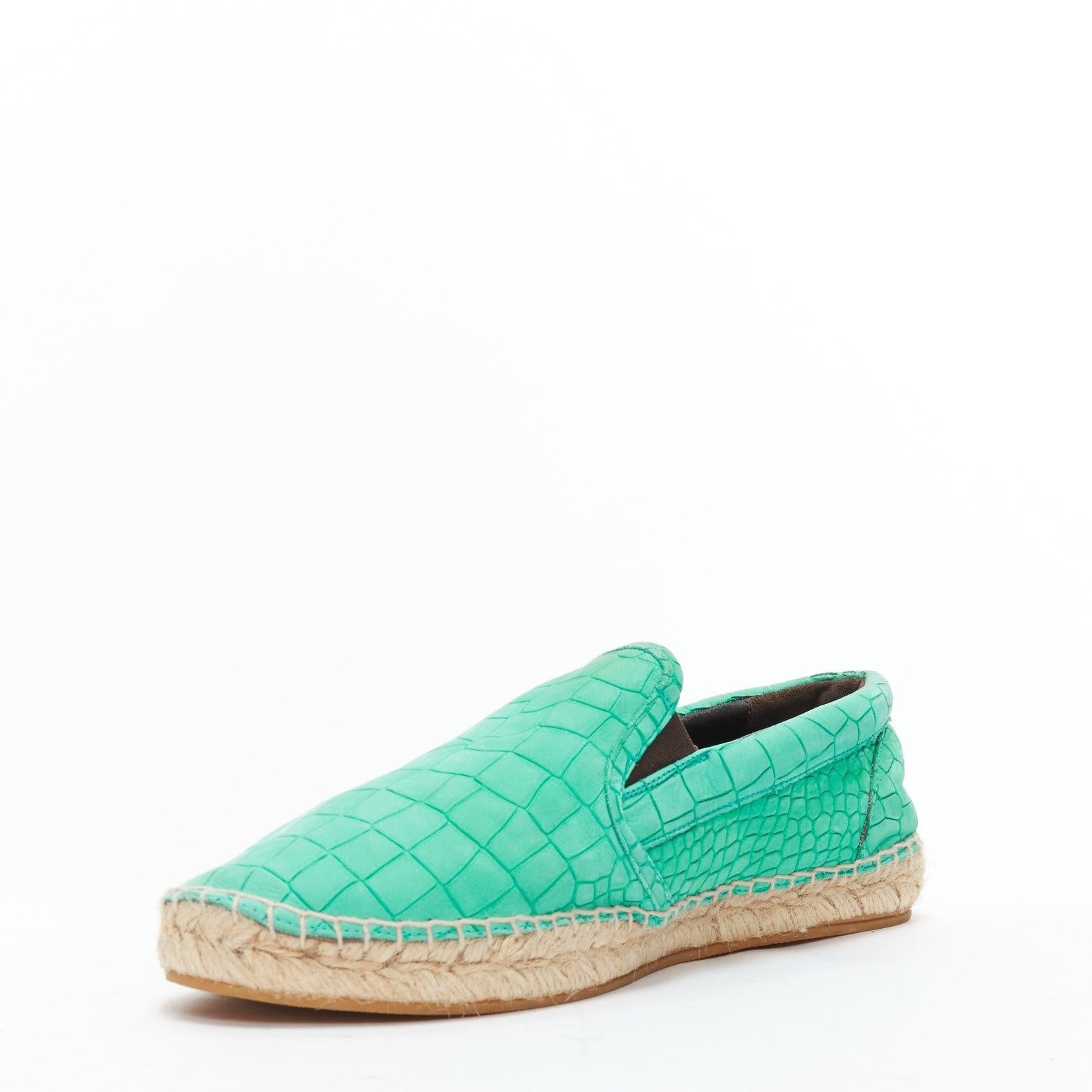 JIMMY CHOO Vlad mint green embossed scaled leather espadrilles EU42 In Good Condition For Sale In Hong Kong, NT