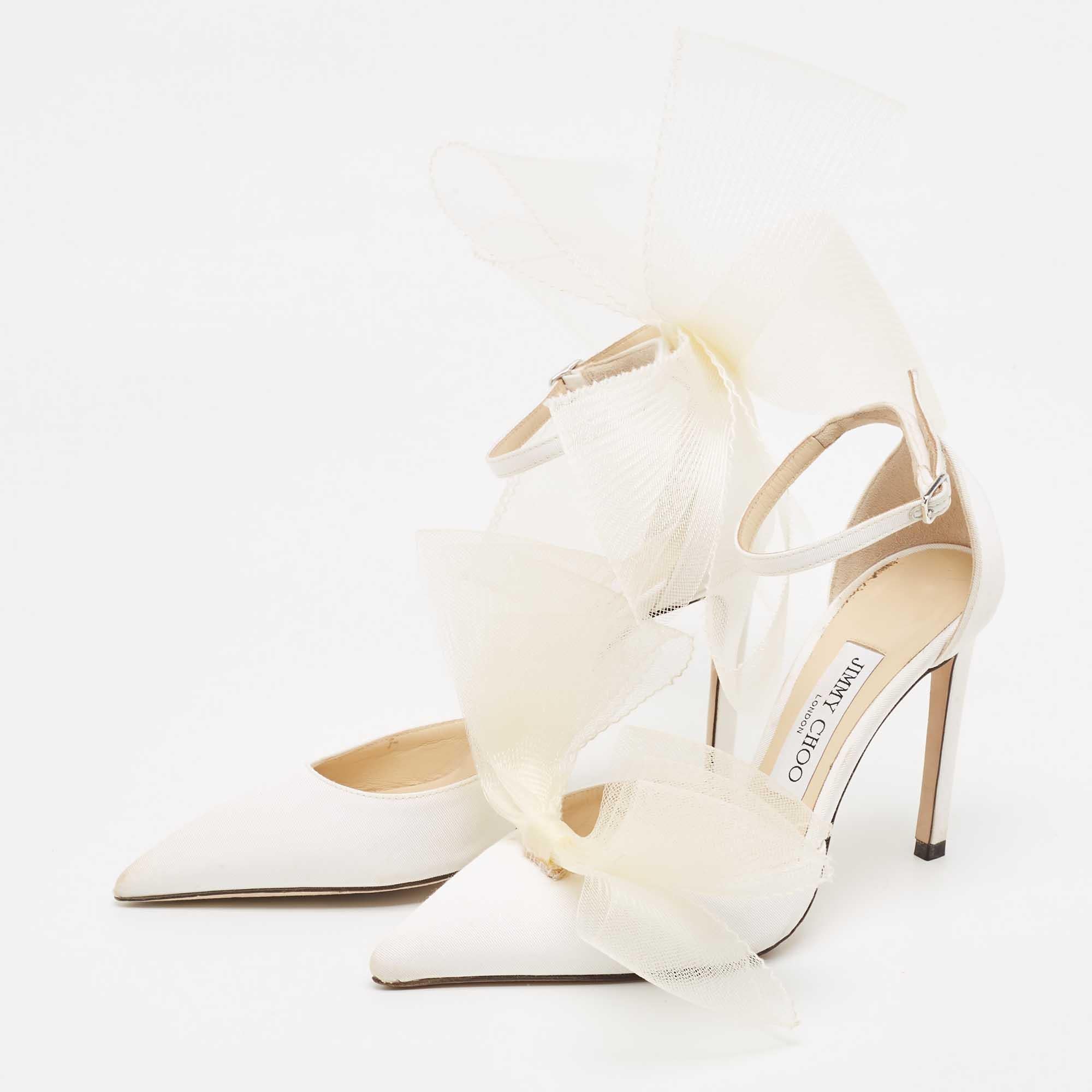Jimmy Choo White Canvas and Mesh Aveline Bow Ankle Strap Pumps Size 37 In Good Condition In Dubai, Al Qouz 2