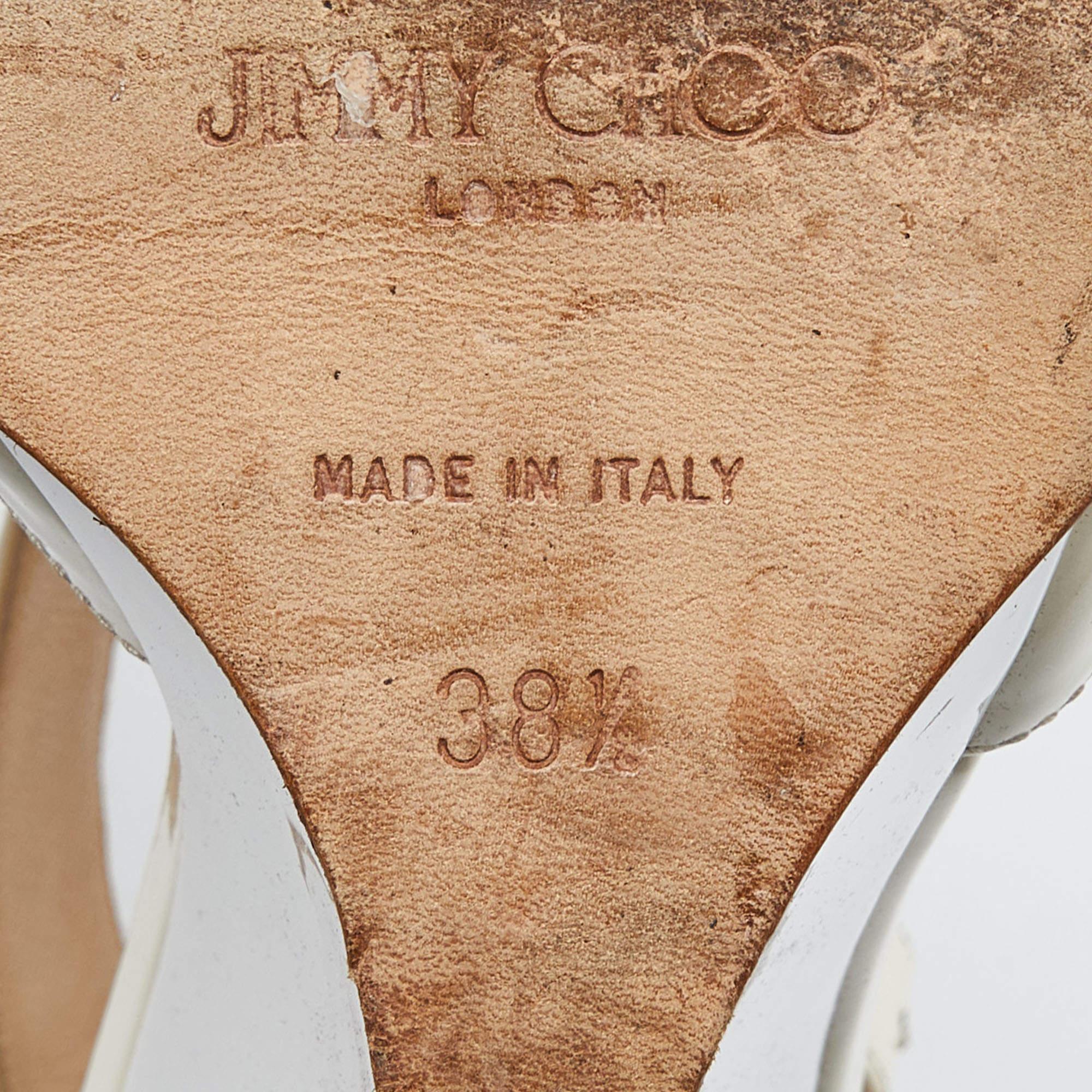 Jimmy Choo - Chaussures à talons compensés en cuir verni blanc/crème avec bride en T - Taille 38,5 en vente 3