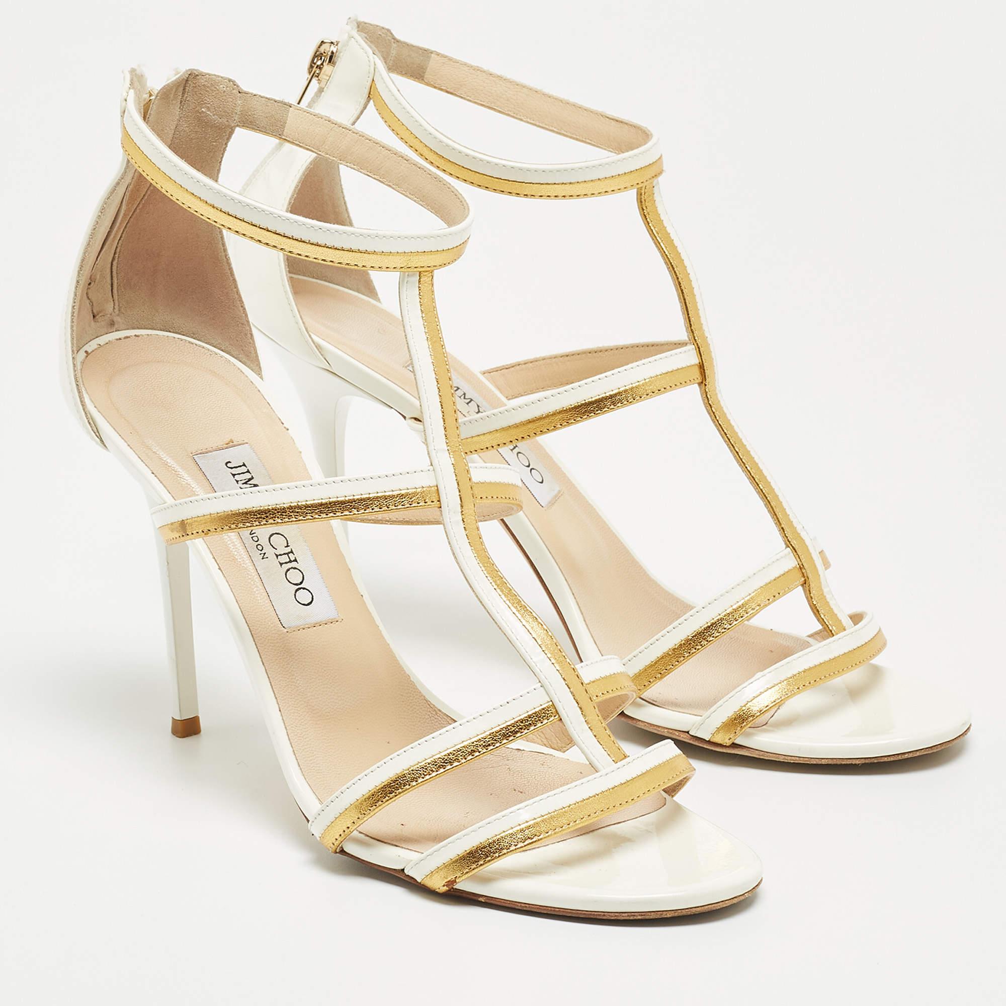 Jimmy Choo White/Gold Patent and Leather Ankle Sandals Size 39.5 In Fair Condition For Sale In Dubai, Al Qouz 2