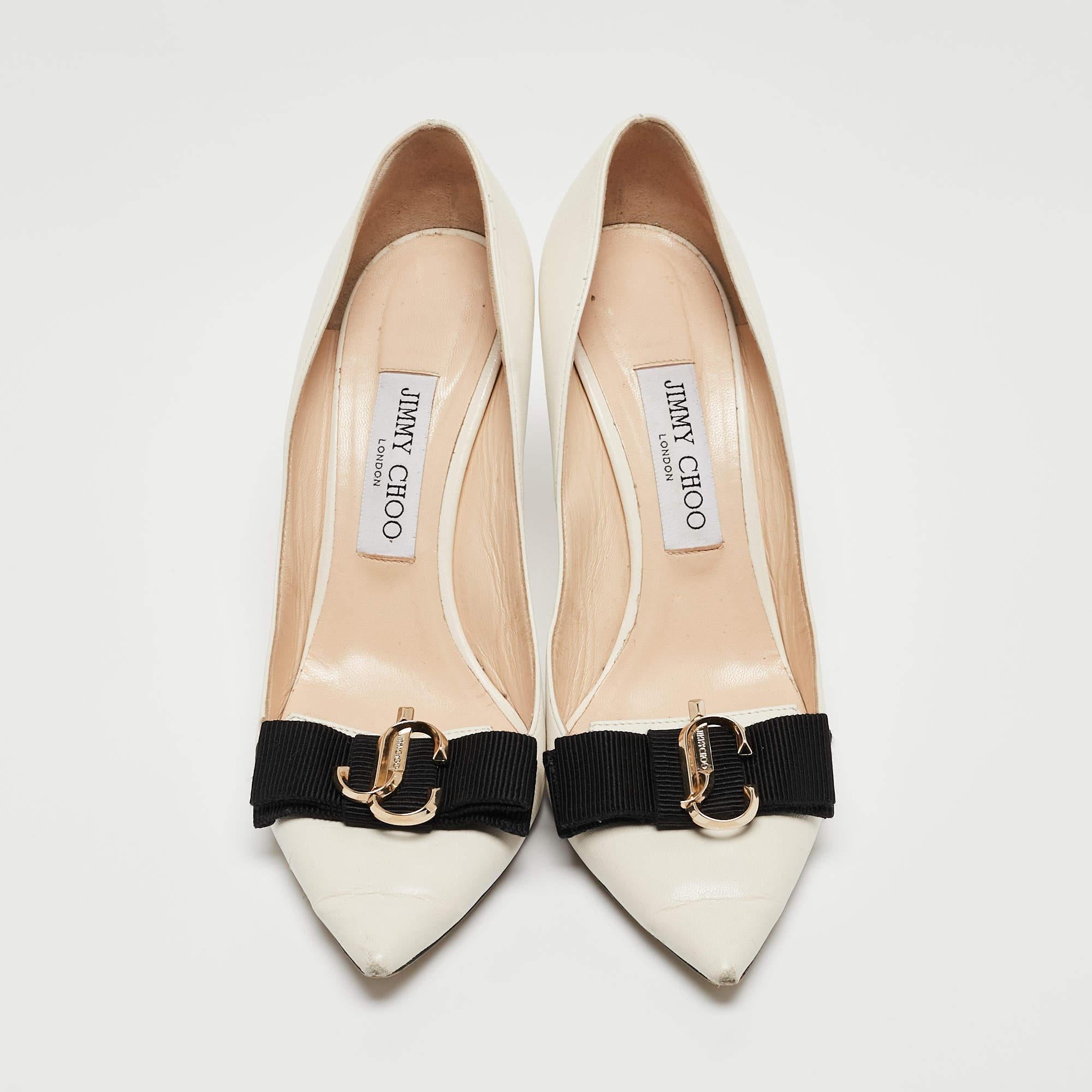 Women's Jimmy Choo White Leather Bow Pointed Toe Pumps Size 39 For Sale