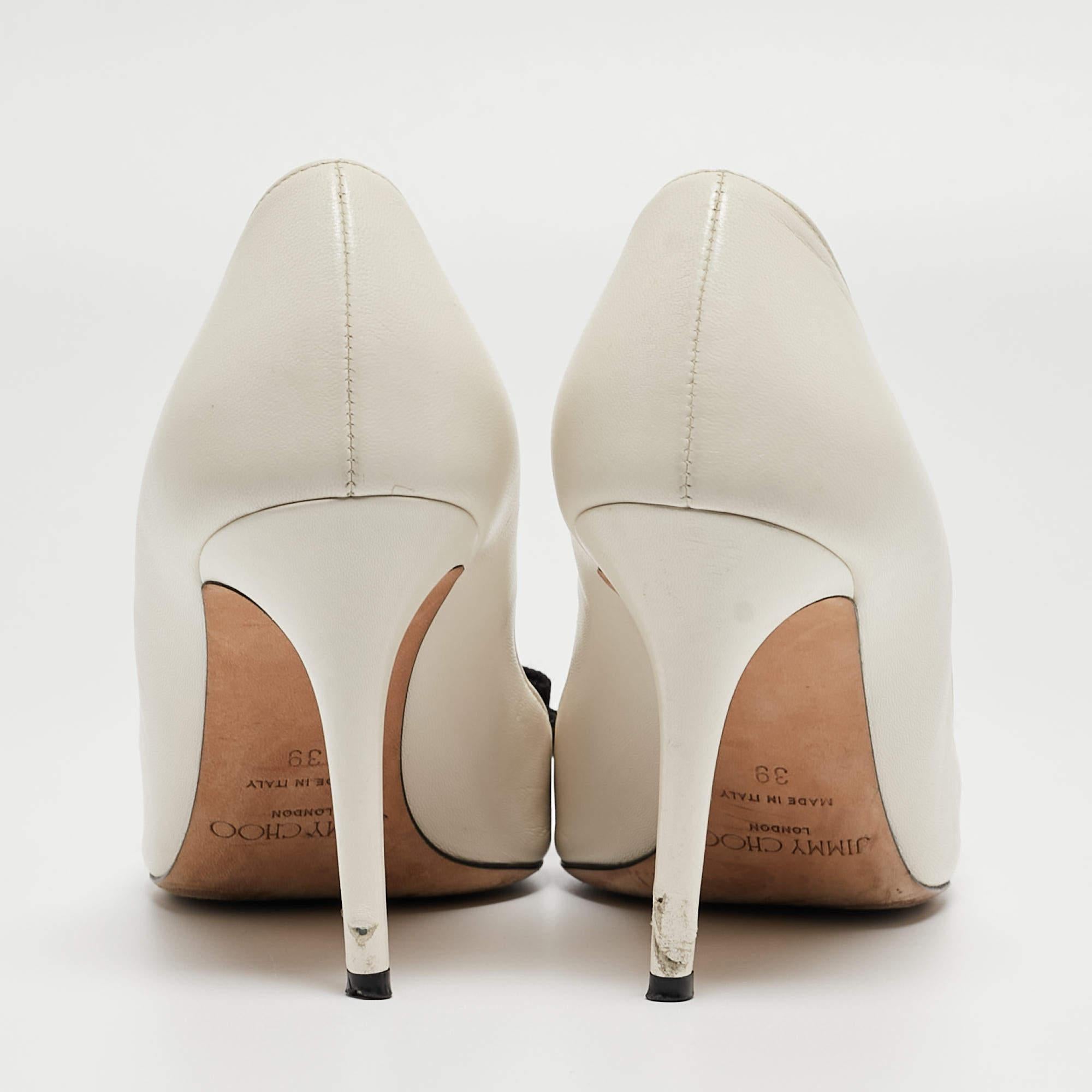 Jimmy Choo White Leather Bow Pointed Toe Pumps Size 39 For Sale 3