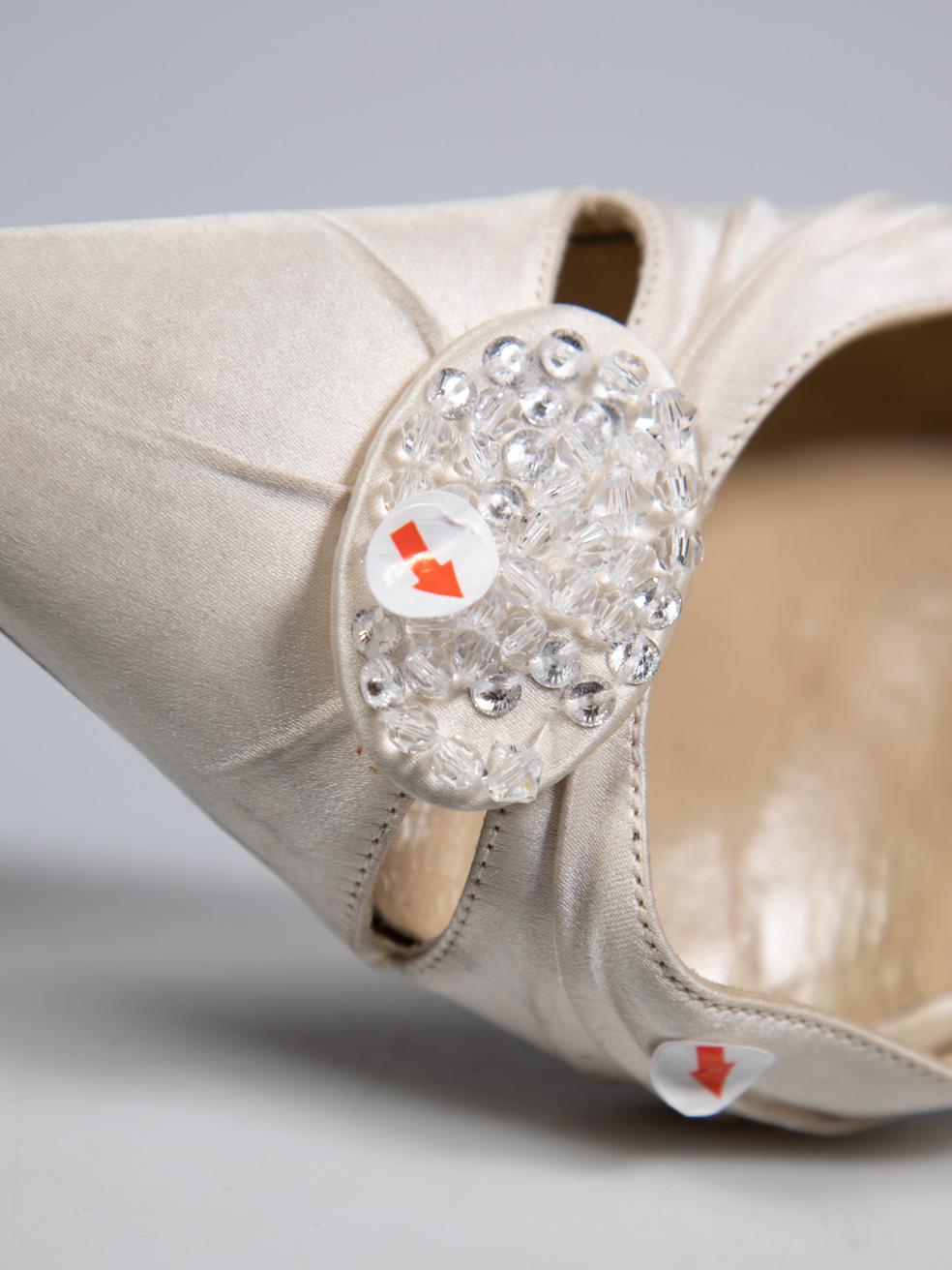 Jimmy Choo White Satin Bead Embellished Pumps Size IT 36 For Sale 4