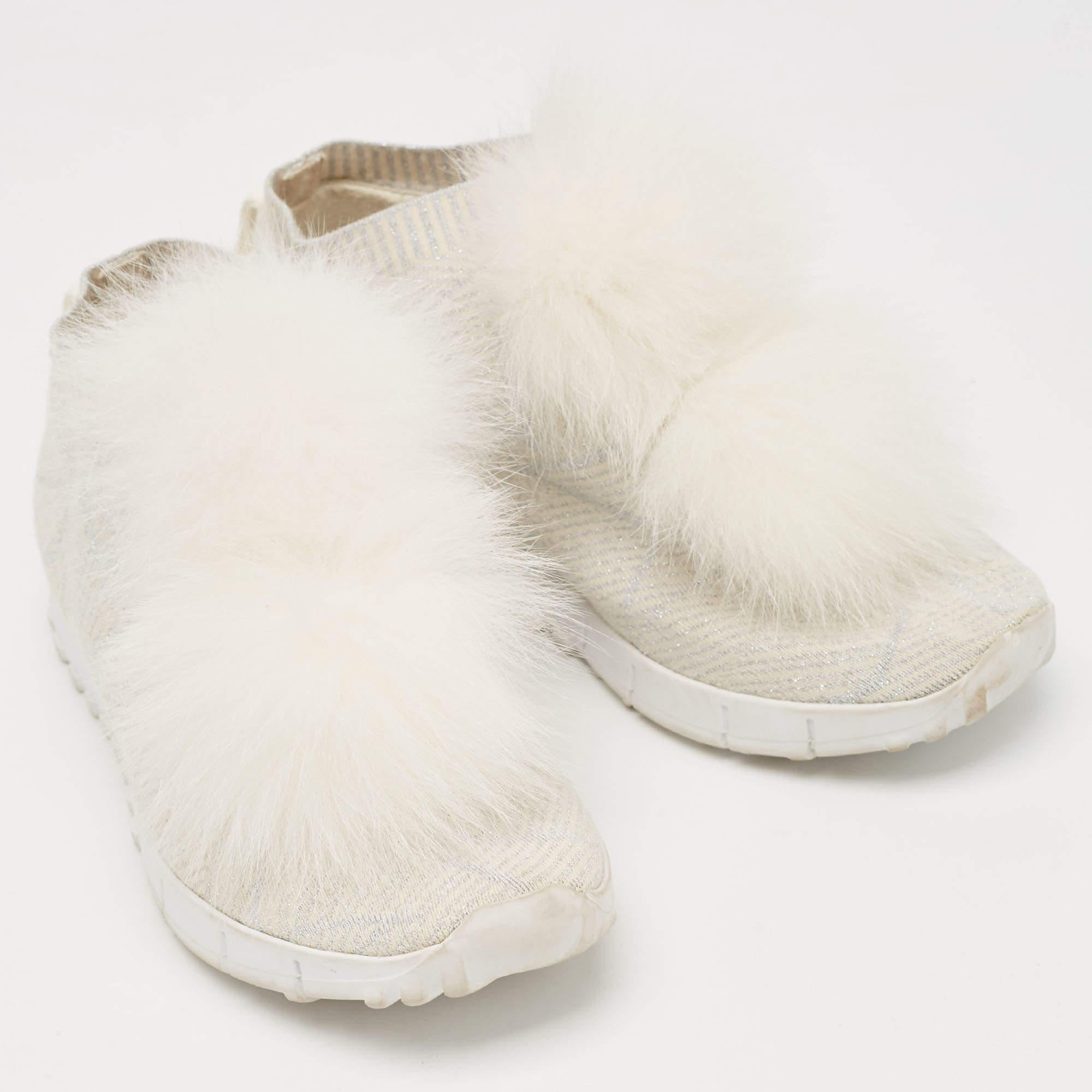 Jimmy Choo White/Silver Knit Fabric Lurex Norway Pom Pom Sneakers Size 34 (Kids) In Good Condition For Sale In Dubai, Al Qouz 2