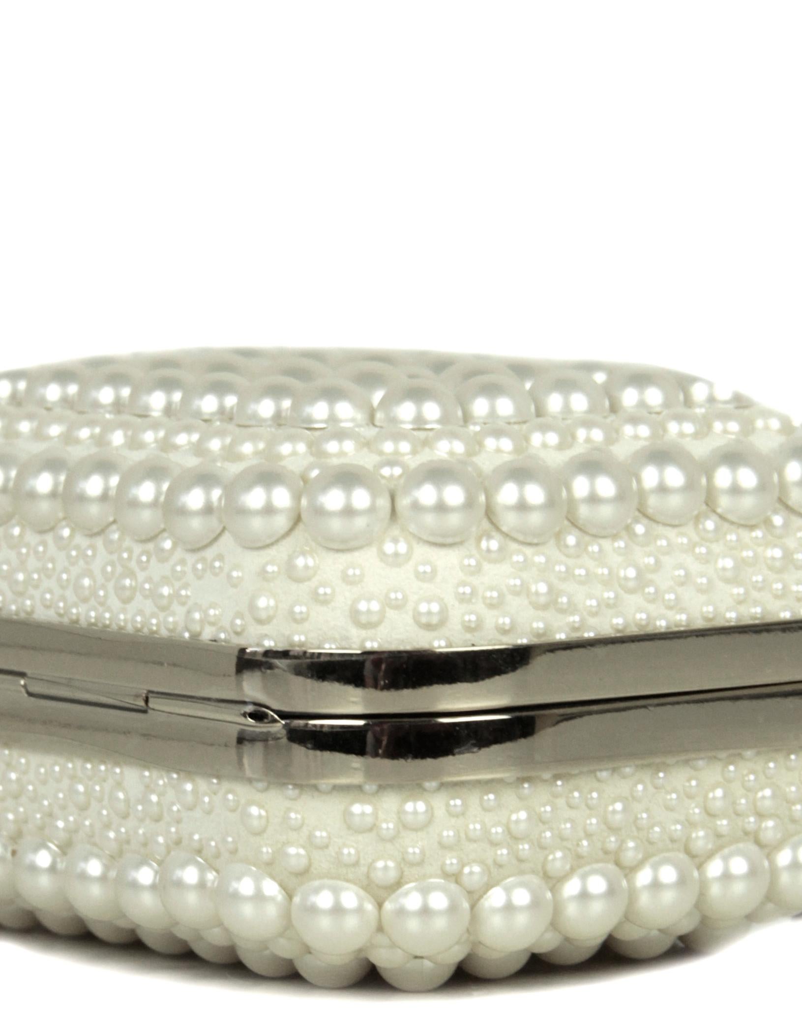 Jimmy Choo White Suede/ Faux Pearl Micro Cloud Clutch Bag w Chain Strap rt $1995 In Excellent Condition In New York, NY