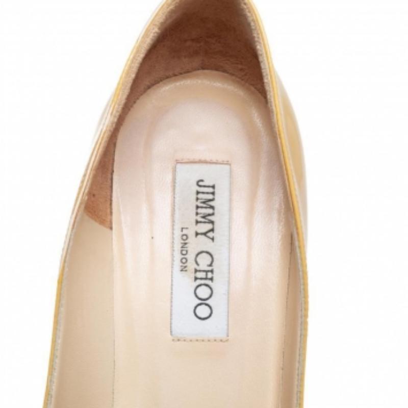 Jimmy Choo Yellow Patent Leather Cosmic Platform Pumps Size 39.5 In Fair Condition For Sale In Dubai, Al Qouz 2