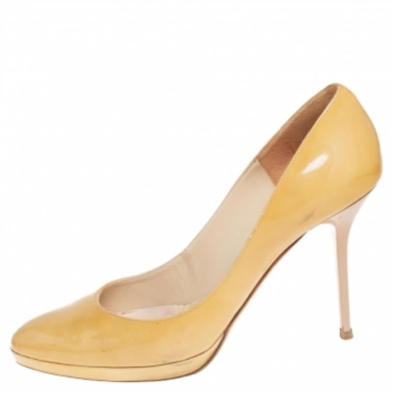 Jimmy Choo Yellow Patent Leather Cosmic Platform Pumps Size 39.5 For Sale 2