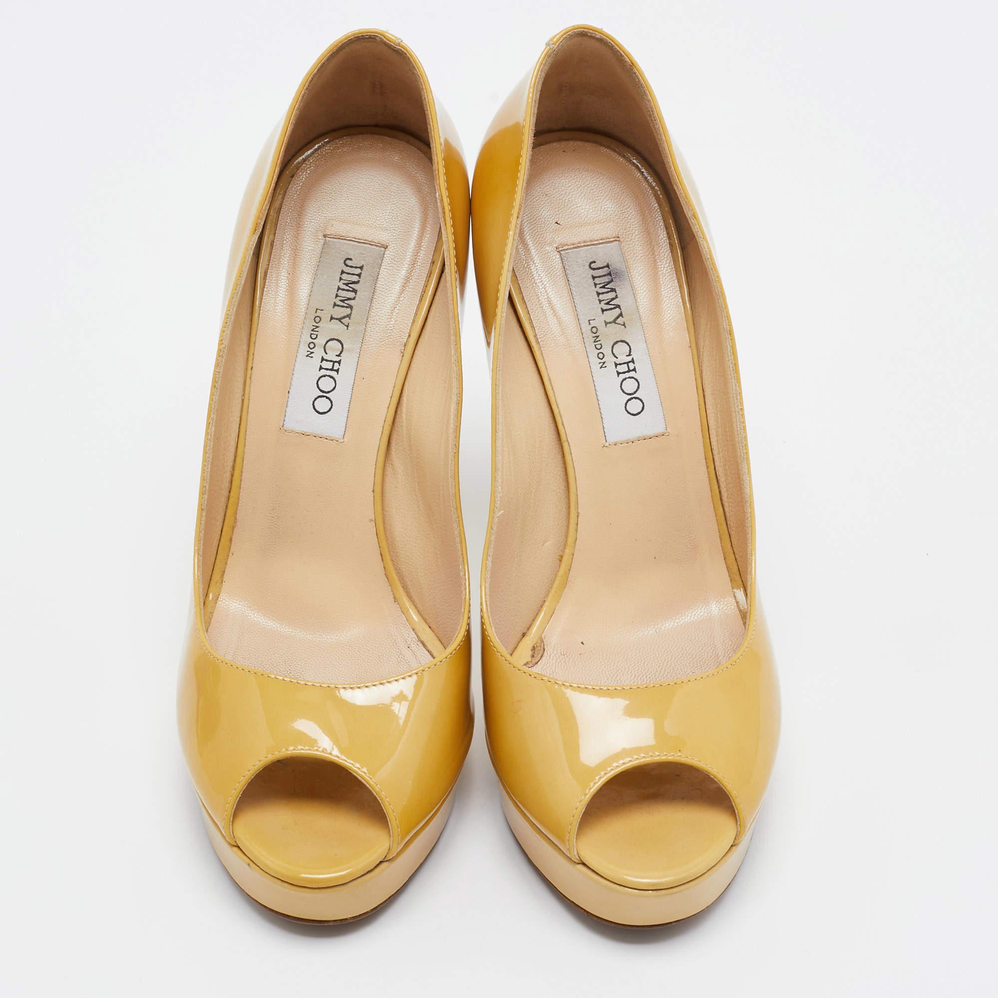Jimmy Choo Yellow Patent Leather Crown Platform Peep Toe Pumps Size 37.5 In Fair Condition For Sale In Dubai, Al Qouz 2