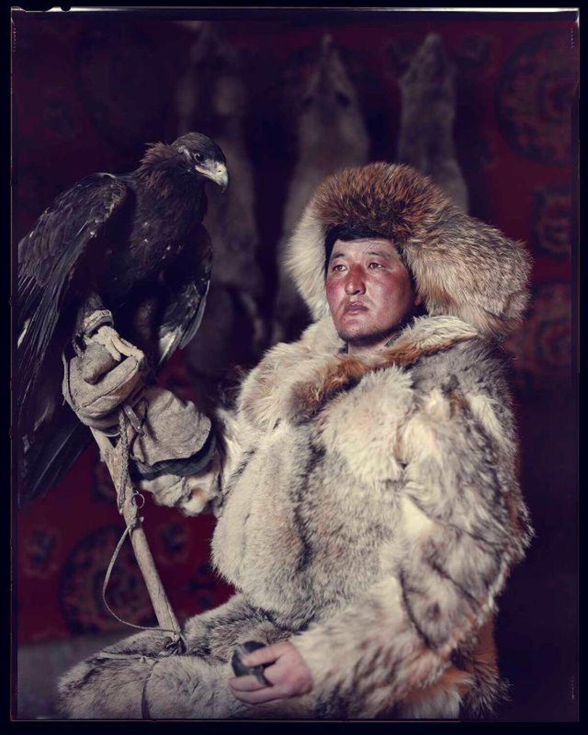 Erjan Chaizada  Kazajo  Montañas Altai  Bayan Ulgii  Mongolia

Todos los tamaños y ediciones disponibles para cada tamaño de esta fotografía:

 68,6 x 56,1 cm	Edición de 9 ejemplares
116,6 x 94,8 cm	Edición de 6
 161,3 x 131,2 cm	Edición de 4

Esta