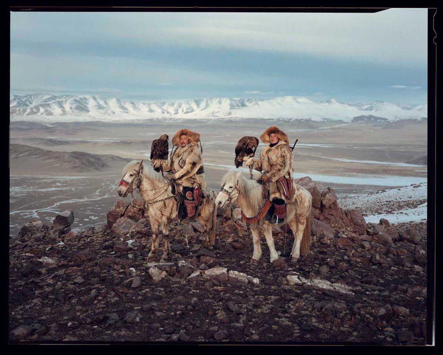 Mongolia - Montaña Altai - Kazakhs

Todos los tamaños y ediciones disponibles para cada tamaño de esta fotografía:

 68,6 x 84,3 cm	Edición de 9 ejemplares
116,6 x 143,6 cm	Edición de 6
 161,3 x 198,6 cm	Edición de 4

Esta fotografía se imprimirá