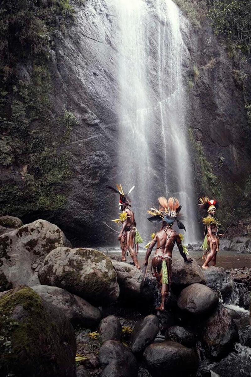Helave  Goroka  Papouasie-Nouvelle-Guinée

Le peuple Helave de Papouasie-Nouvelle-Guinée vit près de la ville de Goroka où se déroule chaque année un spectacle culturel. Des centaines de communautés traditionnelles se réuniront pour montrer leur