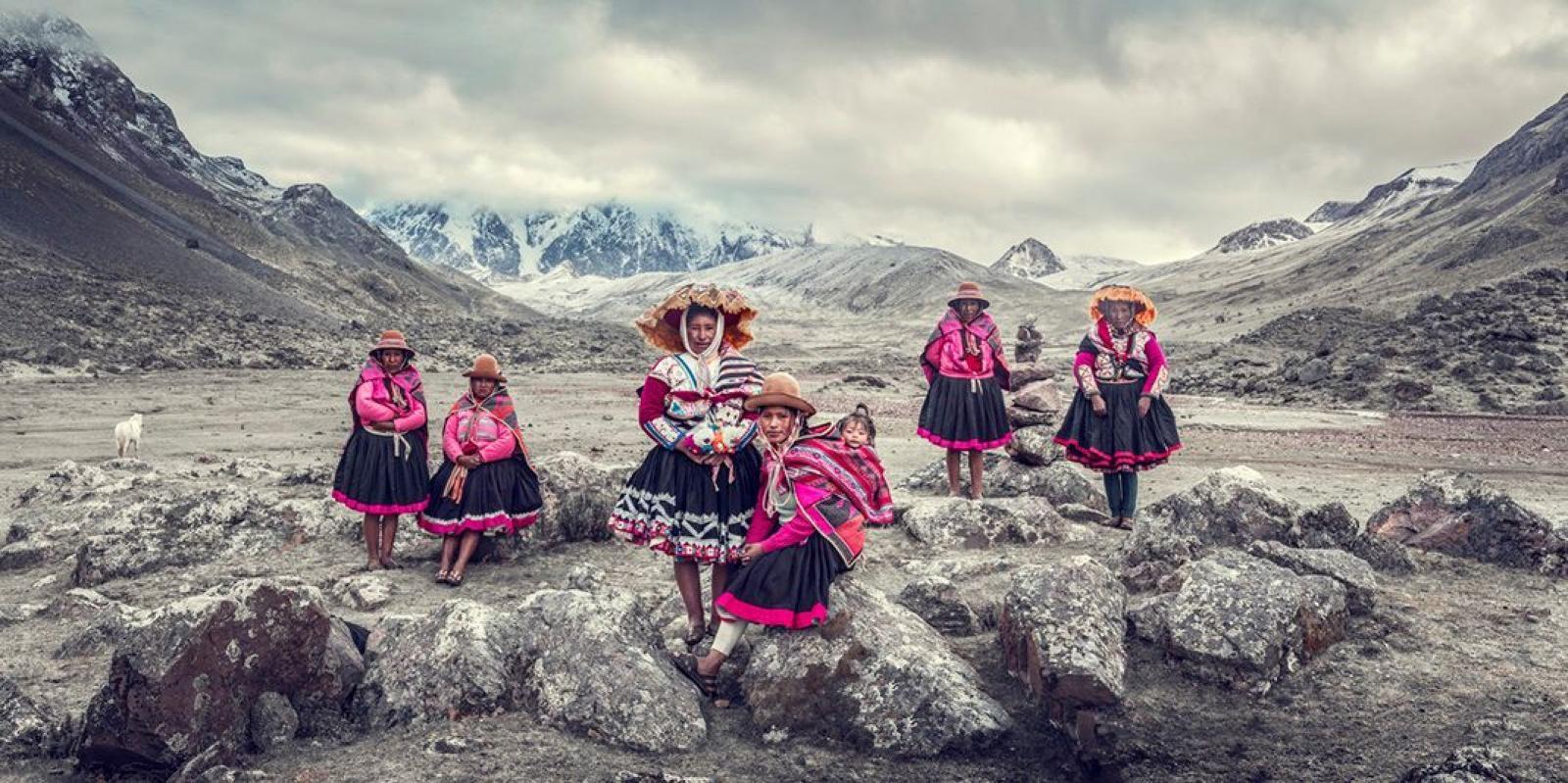 XL 25 Q’ero & Ausangate women  Ausangate mountain range, Andes  Peru 2018

Situated on the central west coast of South America, this large country encompasses a great variety of biotopes and climates, in mountain, desert and coastal regions. 

One